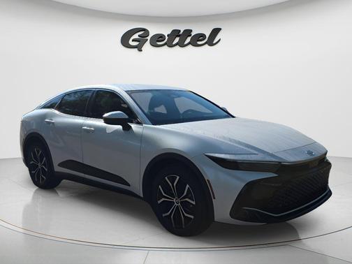 Oxygen White 2023 Toyota Crown XLE