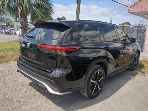 2022 Toyota Highlander XSE
