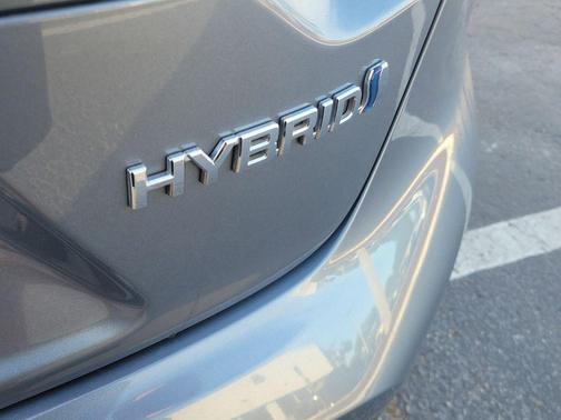 2022 Toyota Corolla Hybrid LE