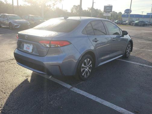 2022 Toyota Corolla Hybrid LE