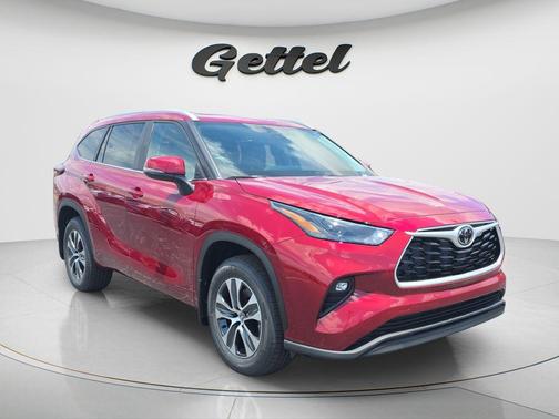 Ruby Flare Pearl 2026 Toyota Highlander XLE
