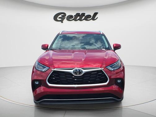 Ruby Flare Pearl 2026 Toyota Highlander XLE