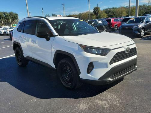 2020 Toyota RAV4 LE