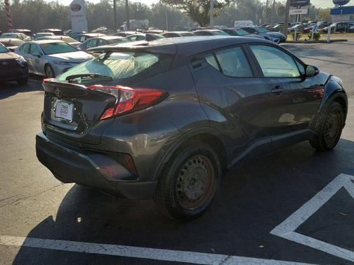 2021 Toyota C-HR LE