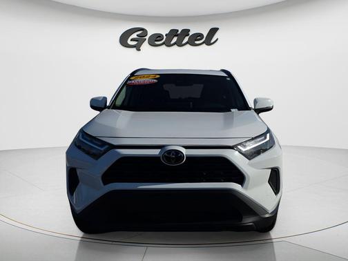 Ice Cap 2024 Toyota RAV4 XLE