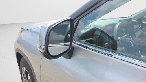 Celestial Silver Metallic 2023 Toyota Highlander XLE