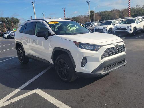 2019 Toyota RAV4 LE