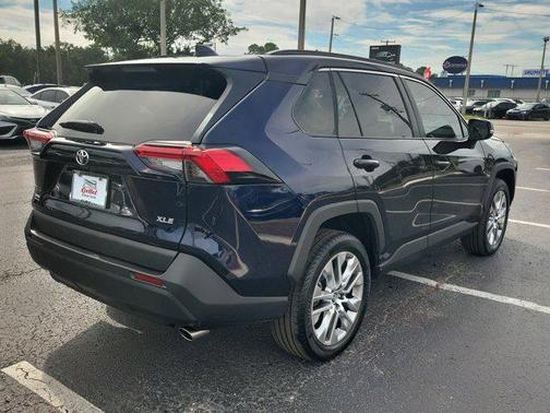 2022 Toyota RAV4 XLE Premium