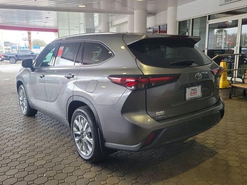 2026 Toyota Highlander Hybrid Limited