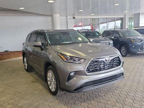 2026 Toyota Highlander Hybrid Limited