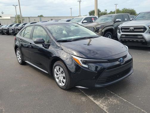 2025 Toyota Corolla Hybrid LE