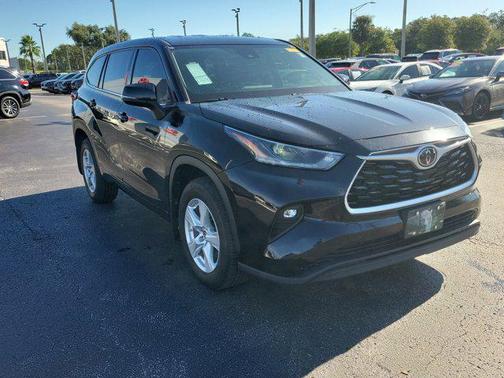 2021 Toyota Highlander LE