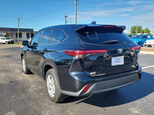2021 Toyota Highlander LE