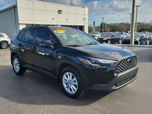 2024 Toyota Corolla Cross LE