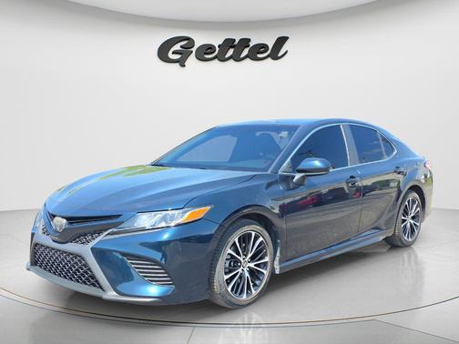 Galactic Aqua Mica 2020 Toyota Camry SE