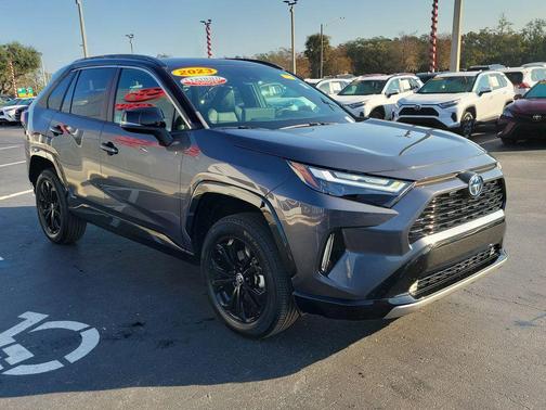 2023 Toyota RAV4 Hybrid SE