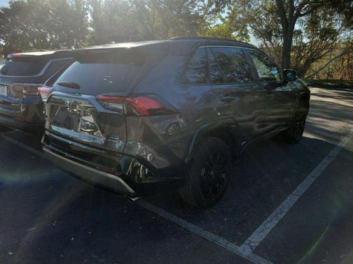 2023 Toyota RAV4 Hybrid SE