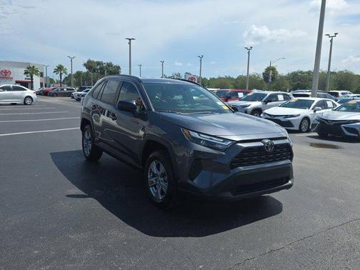2025 Toyota RAV4 Hybrid SE