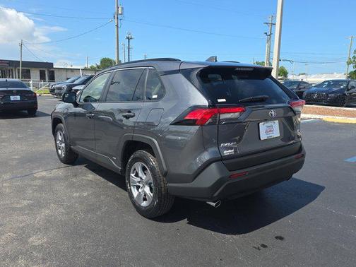 2025 Toyota RAV4 Hybrid SE