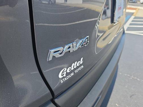 2025 Toyota RAV4 Hybrid SE