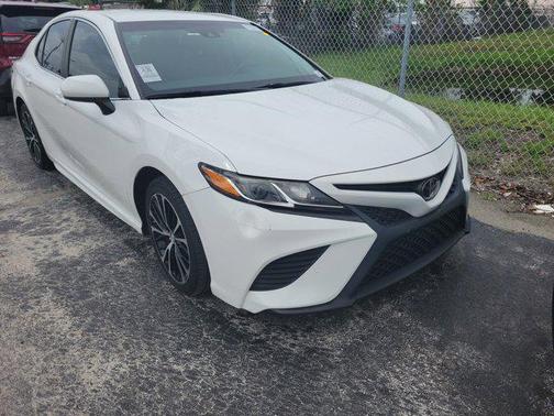 2018 Toyota Camry SE