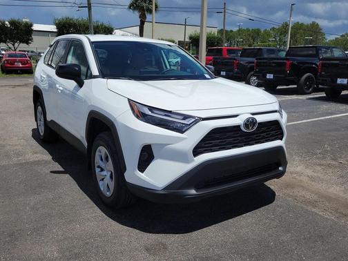 2025 Toyota RAV4 LE