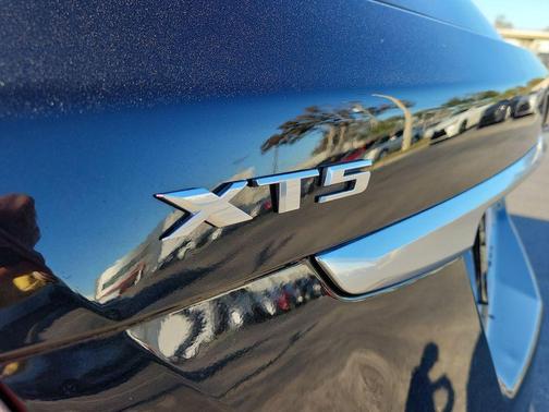 2020 Cadillac XT5 Premium Luxury