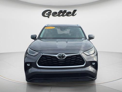 Magnetic Gray Metallic 2021 Toyota Highlander XLE