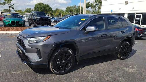 2025 Toyota RAV4 Hybrid SE