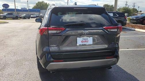 2025 Toyota RAV4 Hybrid SE