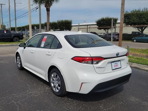 2025 Toyota Corolla Hybrid SE