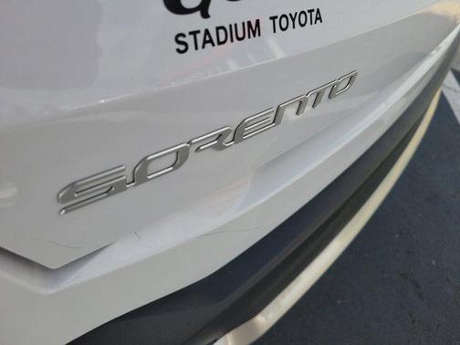 2024 Kia Sorento S