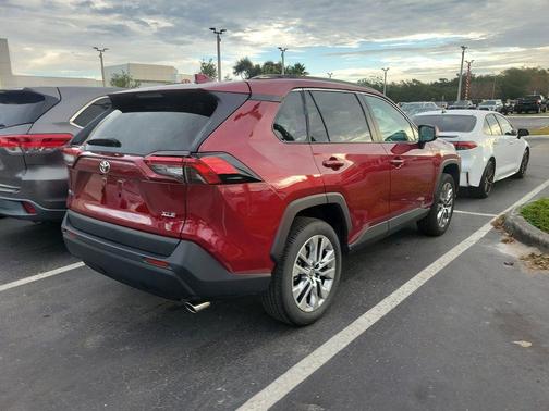 2023 Toyota RAV4 XLE Premium