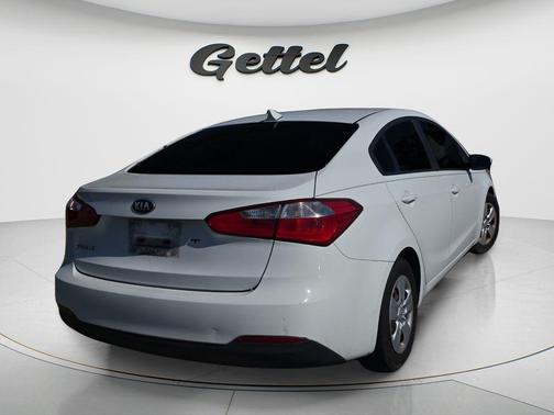 Clear White 2016 Kia Forte LX