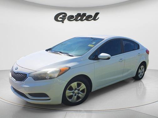 Clear White 2016 Kia Forte LX