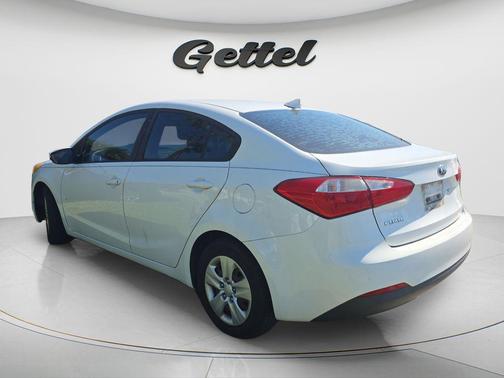 Clear White 2016 Kia Forte LX