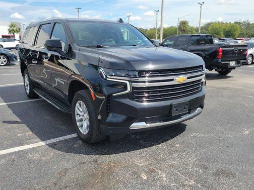 2024 Chevrolet Suburban LT