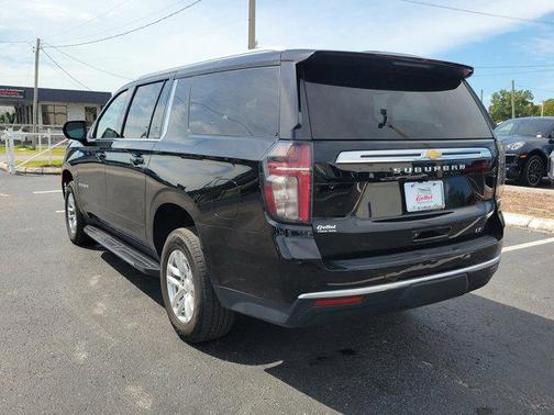 2024 Chevrolet Suburban LT