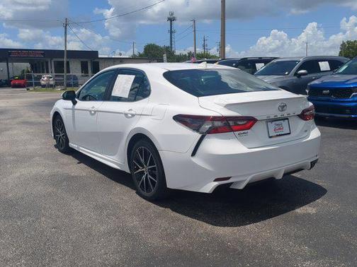 2023 Toyota Camry SE