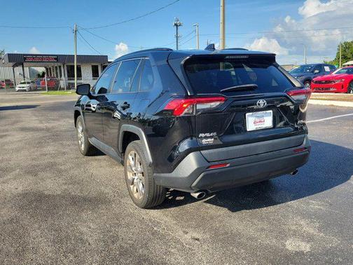 2020 Toyota RAV4 XLE Premium