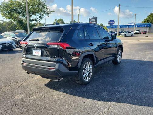 2020 Toyota RAV4 XLE Premium