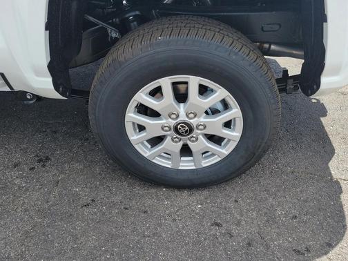 2025 Toyota Tacoma SR