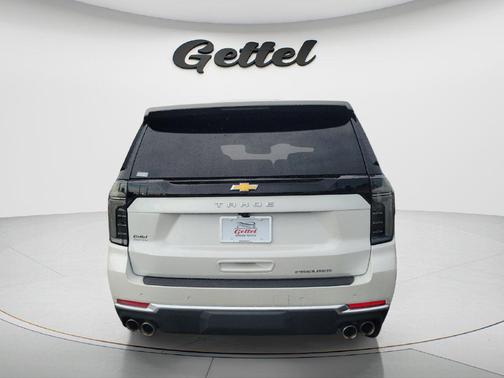 Iridescent Pearl Tricoat 2025 Chevrolet Tahoe Premier