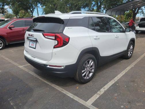 2023 GMC Terrain SLT