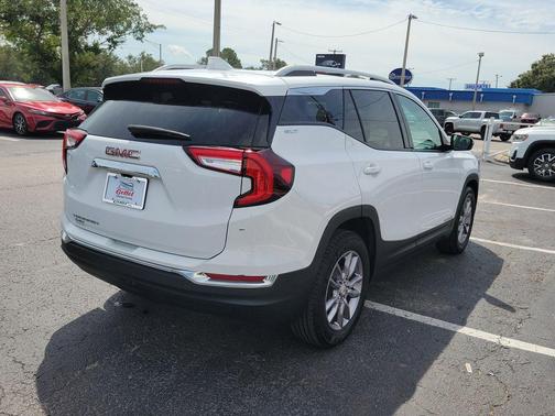 2023 GMC Terrain SLT