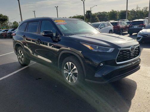 2023 Toyota Highlander XLE