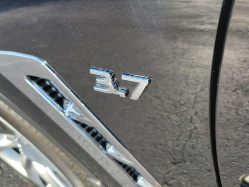 2016 INFINITI QX70 Base