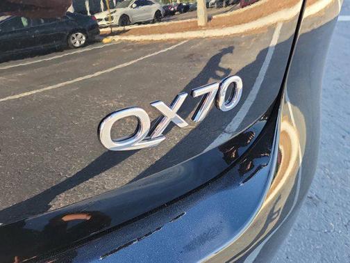 2016 INFINITI QX70 Base
