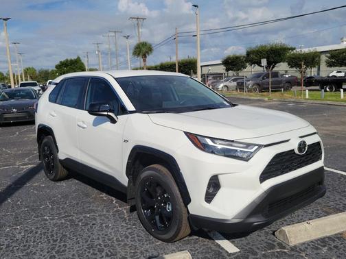 2025 Toyota RAV4 LE