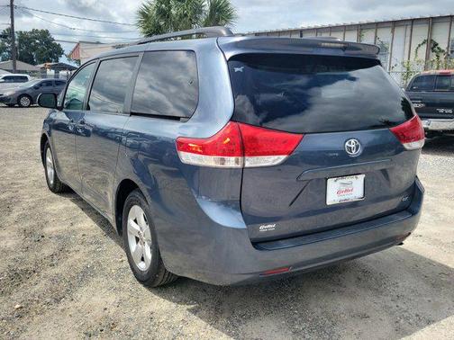2013 Toyota Sienna LE